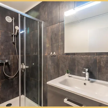 T2 I Moderne I Apartman *